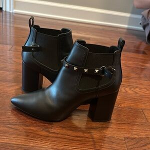 Valentino Garavani Rockstud Booties Black
Leather Chelsea Ankle Boots Size 38